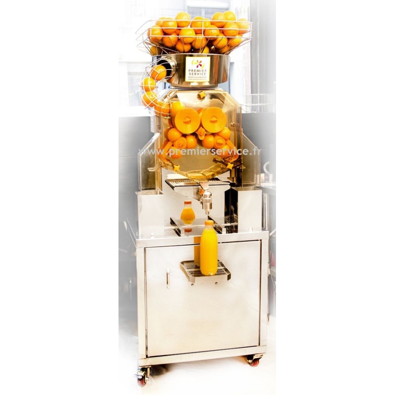 Fabrication Du Jus D'orange Dans La Machine De Presse-fruits Dans